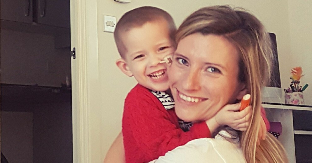 Efter sex års behandling har Breya Ward äntligen blivit cancerfri. ”Att titta tillbaka på allt nu har fått mig att växa som person”, säger mamma Holly Robinson. Breya Ward och Holly Robinson