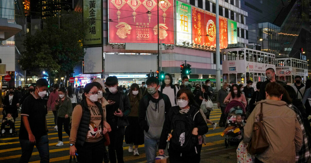 Hongkong slopar munskydden efter 945 dagar.