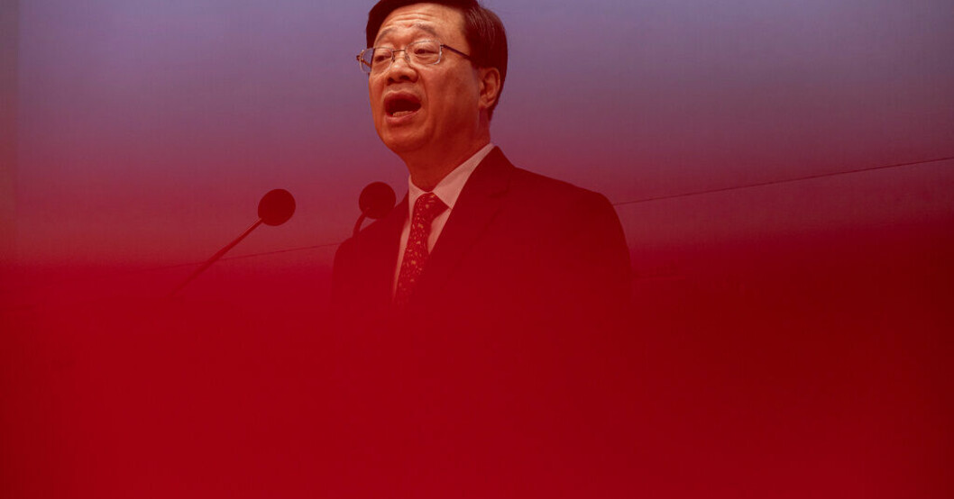 Hongkongs chefsminister John Lee. Arkivbild. "Skadliga" böcker försvinner i Hongkong