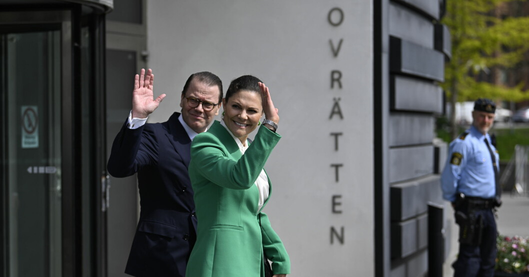 Victoria och prins Daniel lämnar efter deltagande vid Hovrätten över Skåne och Blekinges 200-årsjubileum i Malmö på fredagen.