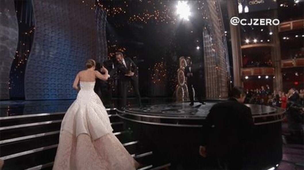 Via: <a href="http://giphy.com/search/hugh-jackman-oscars/2">Giphy</a> hugh-jackman