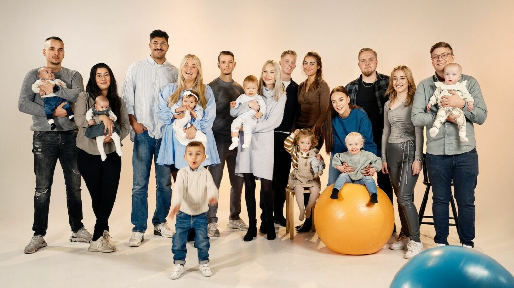 I årets säsong av <span class=" italic" data-lab-italic_desktop="italic">Unga föräldrar</span> får tv-tittarna följa sex barnfamiljer. I årets säsong av Unga föräldrar får tv-tittarna följa sex barnfamiljer.