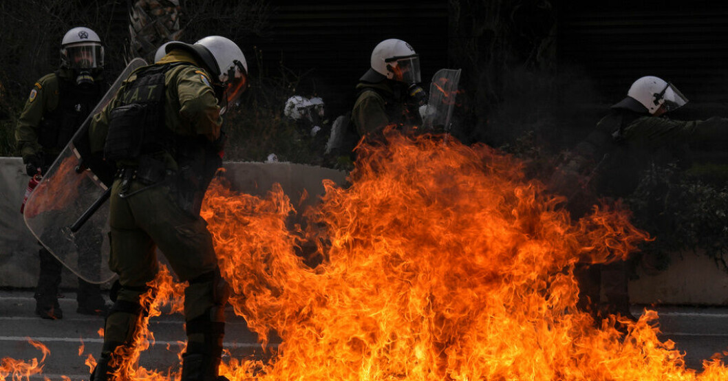 I Grekland fortsätter protesterna efter tågolyckan i mars. Bild från Aten. Fortsatta protester i Grekland efter tågolycka