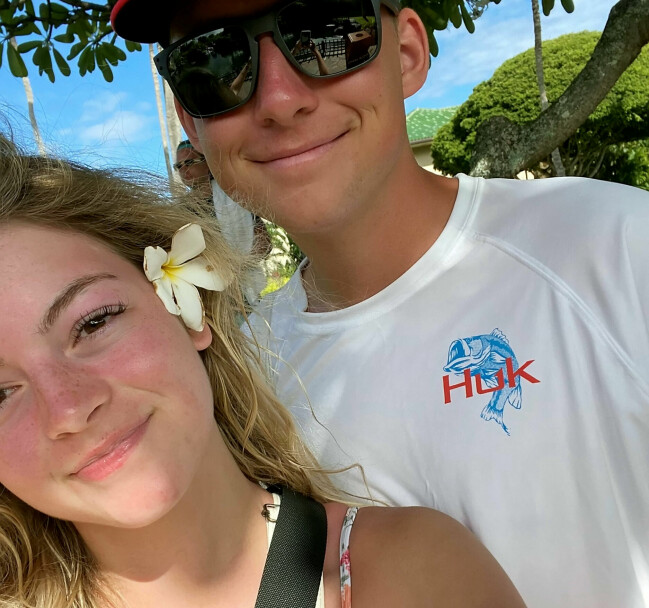 Lauren och Lucas umgicks i samma kompisgäng, men Lucas och hans kompisar retade henne jämt. Lauren och Lucas.