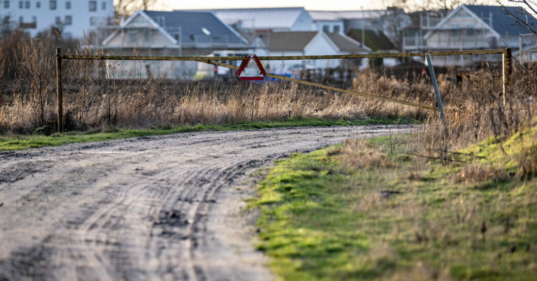 Åtal: Släpade kvinna efter traktor