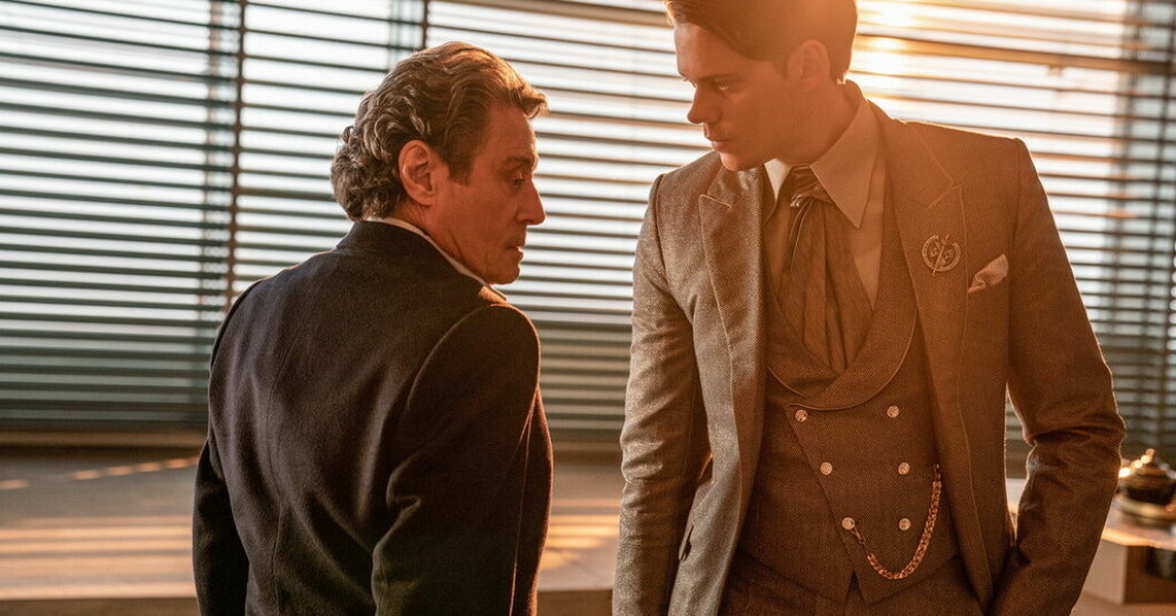 Ian McShane och Bill Skarsgård i "John Wick: Chapter 4". Pressbild. Veckans film och serier – Skarsgård som storskurk