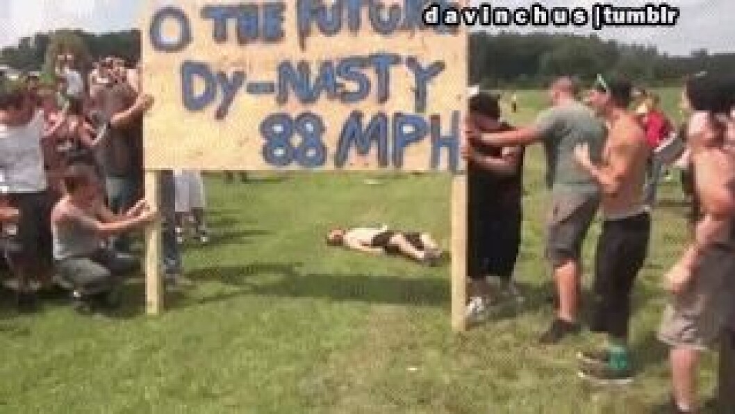 Via: <a href="http://giphy.com/gifs/fail-idiot-t1tuHhhghBRiE" target="_blank" rel="noopener">Giphy</a> idiot2
