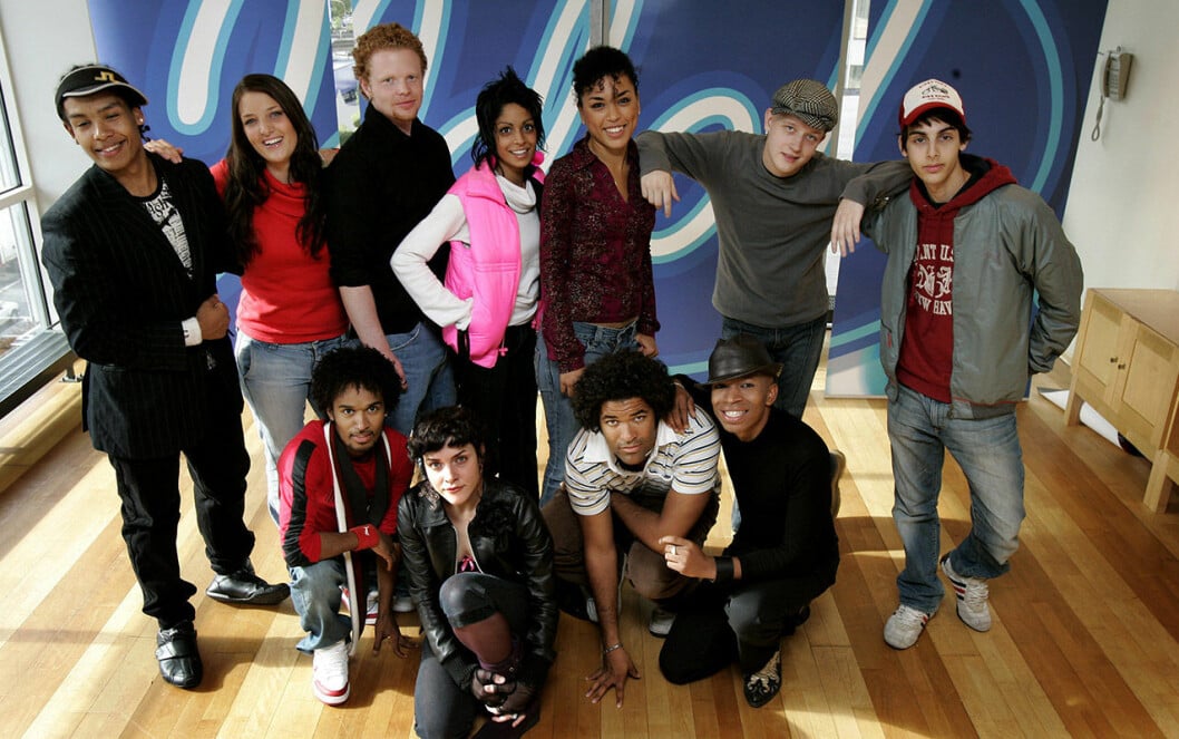 De elva finalisterna i Idol 2004. Bakre raden fr v Geraldo Sandell, Alingsås, Nathalie Schmeikal, Göteborg, Daniel Lindström, Umeå, Stina Joelsson, Lessebo, Lorén Talhaoui, Västerås, Paul Lötberg, Katrineholm, Dariin Zanyar, Vällingby. Nedre raden fr v Angel Hansson, Helsingborg, Corneila Dahlgren, Stockholm, Fillip Williams, Alingsås och Alex Falk, Stockholm. De elva finalisterna i Idol 2004. Bakre raden fr v Geraldo Sandell, Alingsås, Nathalie Schmeikal, Göteborg, Daniel Lindström, Umeå, Stina Joelsson, Lessebo, Lorén Talhaoui, Västerås, Paul Lötberg, Katrineholm, Dariin Zanyar, Vällingby. Nedre raden fr v Angel Hansson, Helsingborg, Corneila Dahlgren, Stockholm, Fillip Williams, Alingsås och Alex Falk, Stockholm.