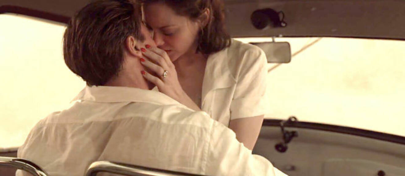 USA. Brad Pitt and Marion Cotillard in a scene from the ©Paramount Pictures new movie: Allied (2016). Plot: The story of intelligence officer Max Vatan (Brad Pitt), who in 1942 North Africa encounters French Resistance fighter Marianne Beausejour (Marion Cotillard) on a deadly mission behind enemy lines. Reunited in London, their relationship is threatened by the extreme pressures of the war. Ref: LMK106-610832-210916 Supplied by LMKMEDIA. Editorial Only. Landmark Media is not the copyright owner of these Film or TV stills but provides a service only for recognised Media outlets. pictures@lmkmedia.com IBL *** Local Caption *** 06676580