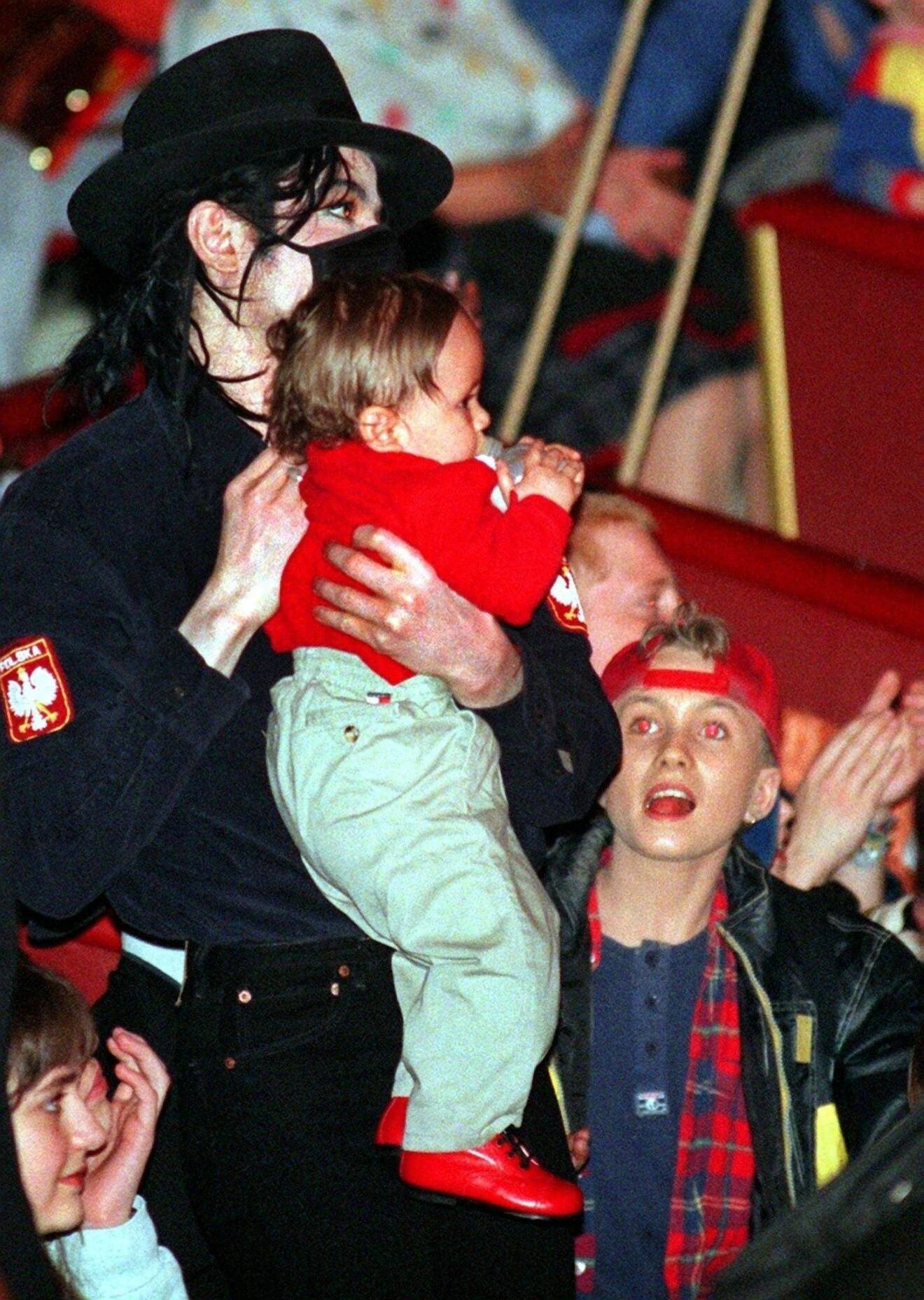 Michael Jackson med sonen Prince 1998.