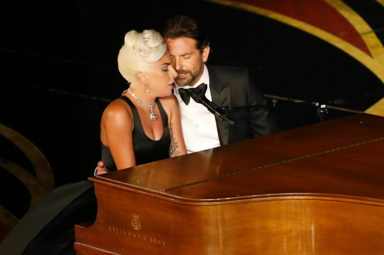 Lady Gaga och Bradley Cooper under Oscarsgalan 2019