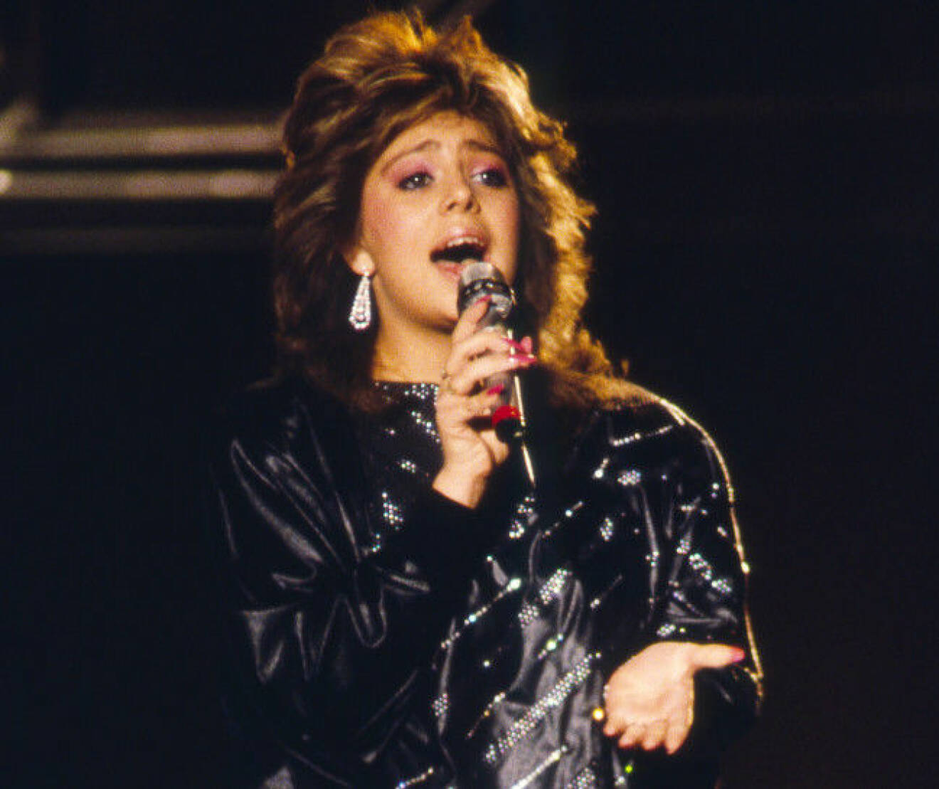 Anna Book, sångare Sverige uppträder i melodifestivalen 1987.