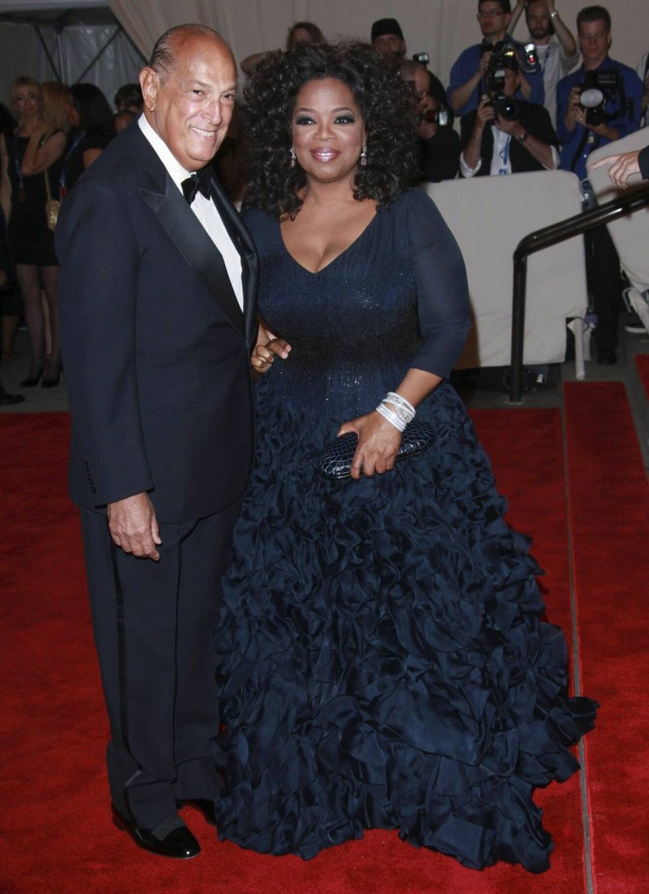 Oscar de la Renta tillsammans med Oprah Winfrey. Foto: IBL