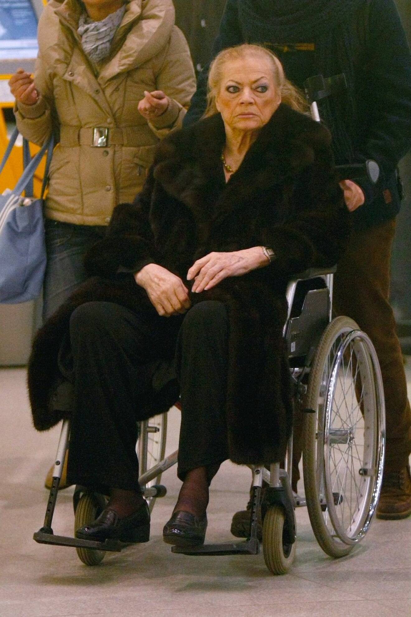 Anita Ekberg checking in for a flight at Tegel airport after attending the 63rd Berlin International Film Festival (Berlinale). Where: Berlin, Germany When: 14 Feb 2013 Credit: WENN