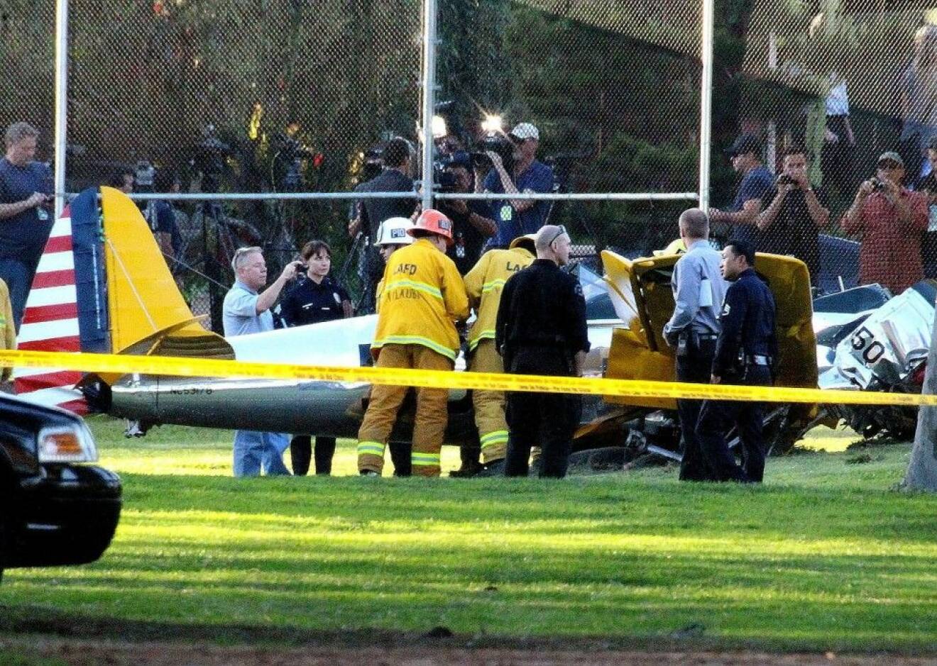 Räddningstjänsten var snabbt framme efter Harrison Fords krasch. Foto: All Over press