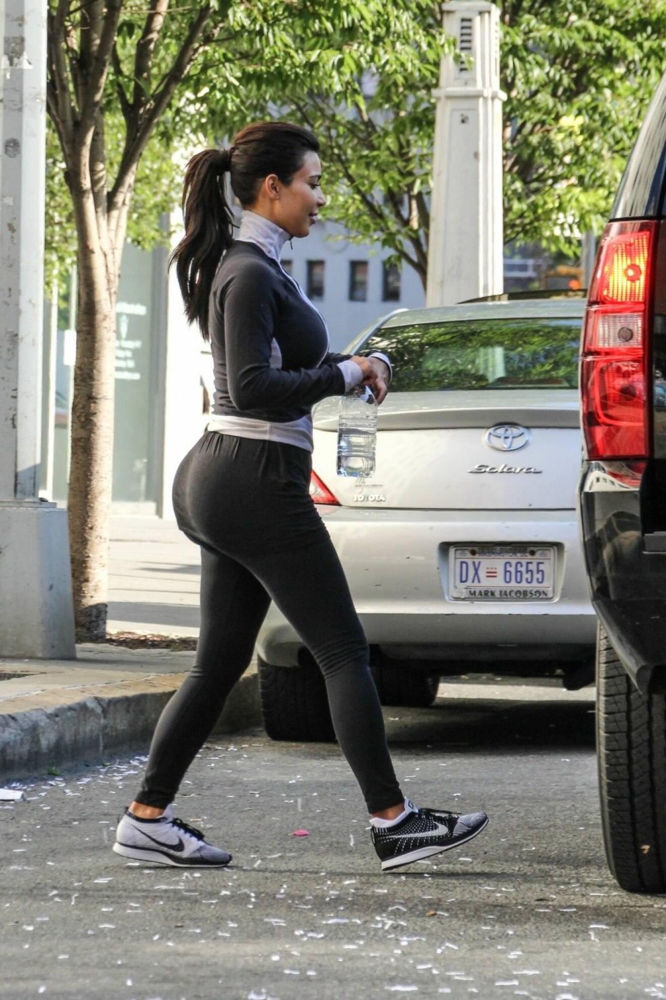 Kim Kardashian Spotted Checking Into The GYM