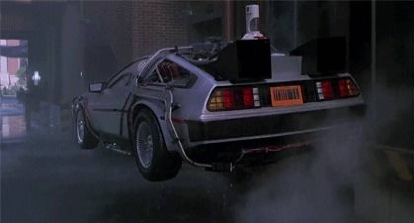 http-::giphy.com:gifs:michael-j-fox-back-to-the-future-part-two-X0IjODvOnZKQE