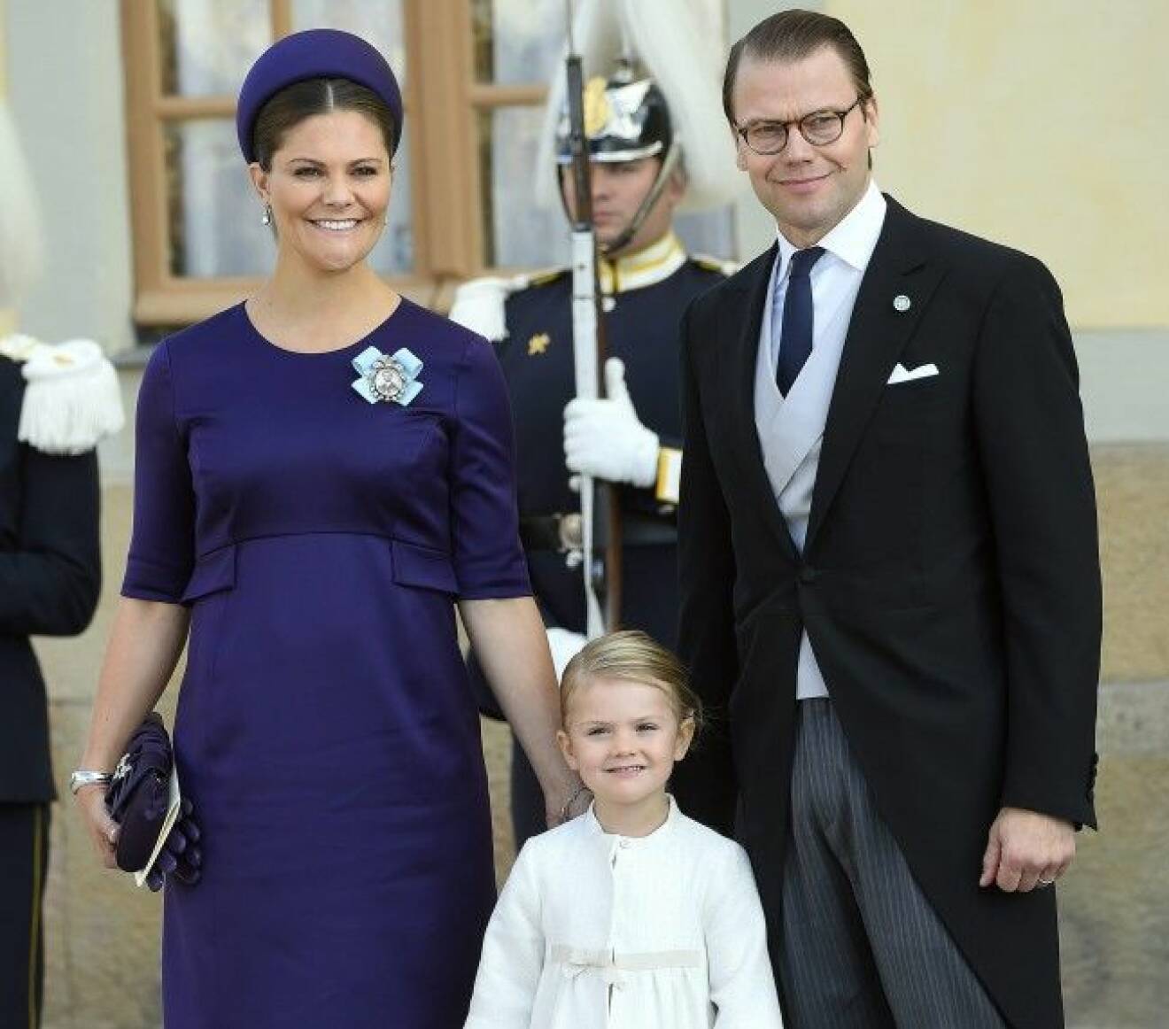 Victoria, Daniel och Estelle. I mars välkomnar kronprinsparet sitt andra barn. Foto: IBL