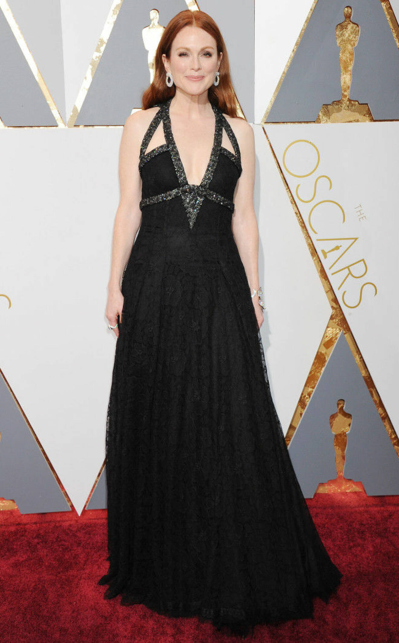 Mandatory Credit: Photo by Broadimage/REX/Shutterstock (5600246fm) Julianne Moore 88th Annual Academy Awards, Arrivals, Los Angeles, America - 28 Feb 2016 88th Annual Academy Awards - Arrivals WEARING CHANEL