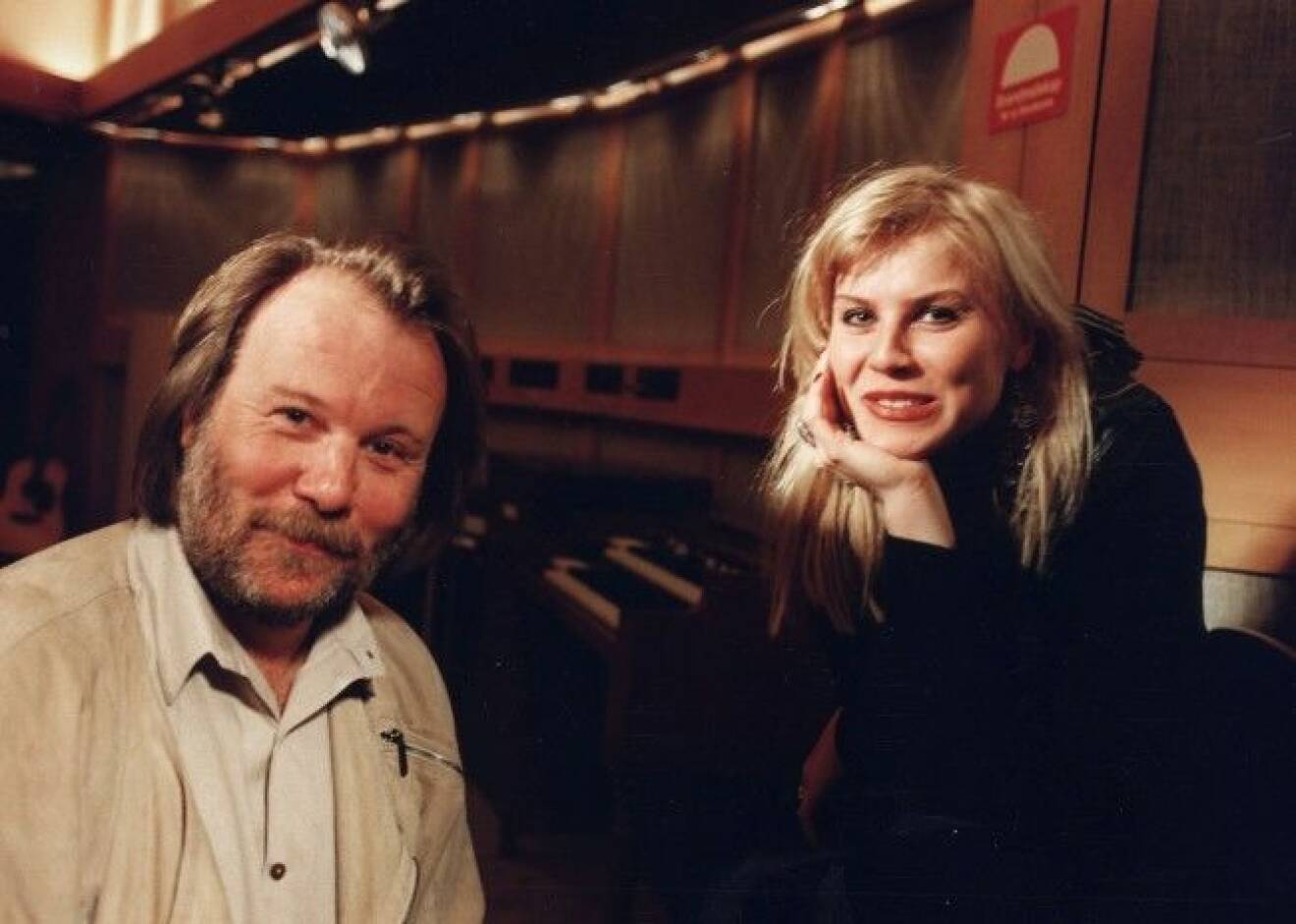 Benny Andersson tillsammans med Josefin Nilsson. Det var Benny som skrev musiken till populära "Älska mig". Foto: IBL