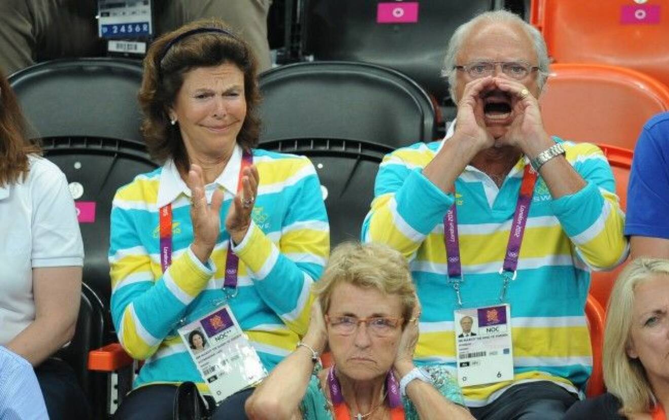 King Carl XVI Gustaf and Queen Silvia of Sweden attend the men's quarter-final handball match, Sweden Vs Denmark at the London 2012 Olympic Games at the Basketball Arena in London, UK on August 8, 2012. Sweden won 24-22. Photo by Gouhier-Guibbaud-JMP/ABACAPRESS.COM | 330491_025 Londres London Royaume Uni United Kingdom (c) Abaca / IBL