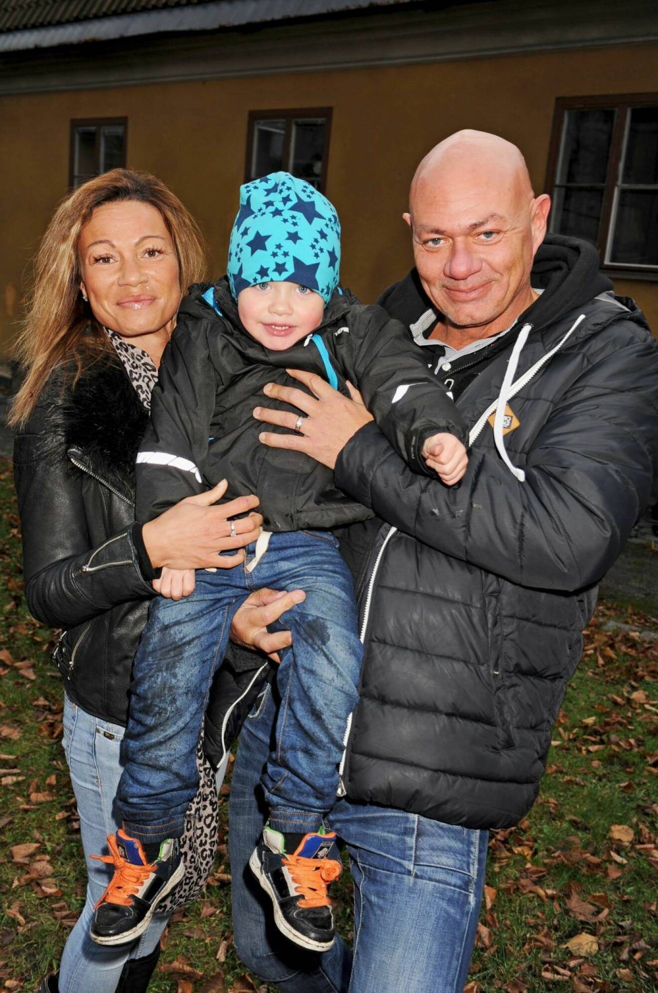 Michael Brinkenstjärna med fru Teresa med sonen Milo, 2014-11-07 (c) Fredrik Hessman / IBL