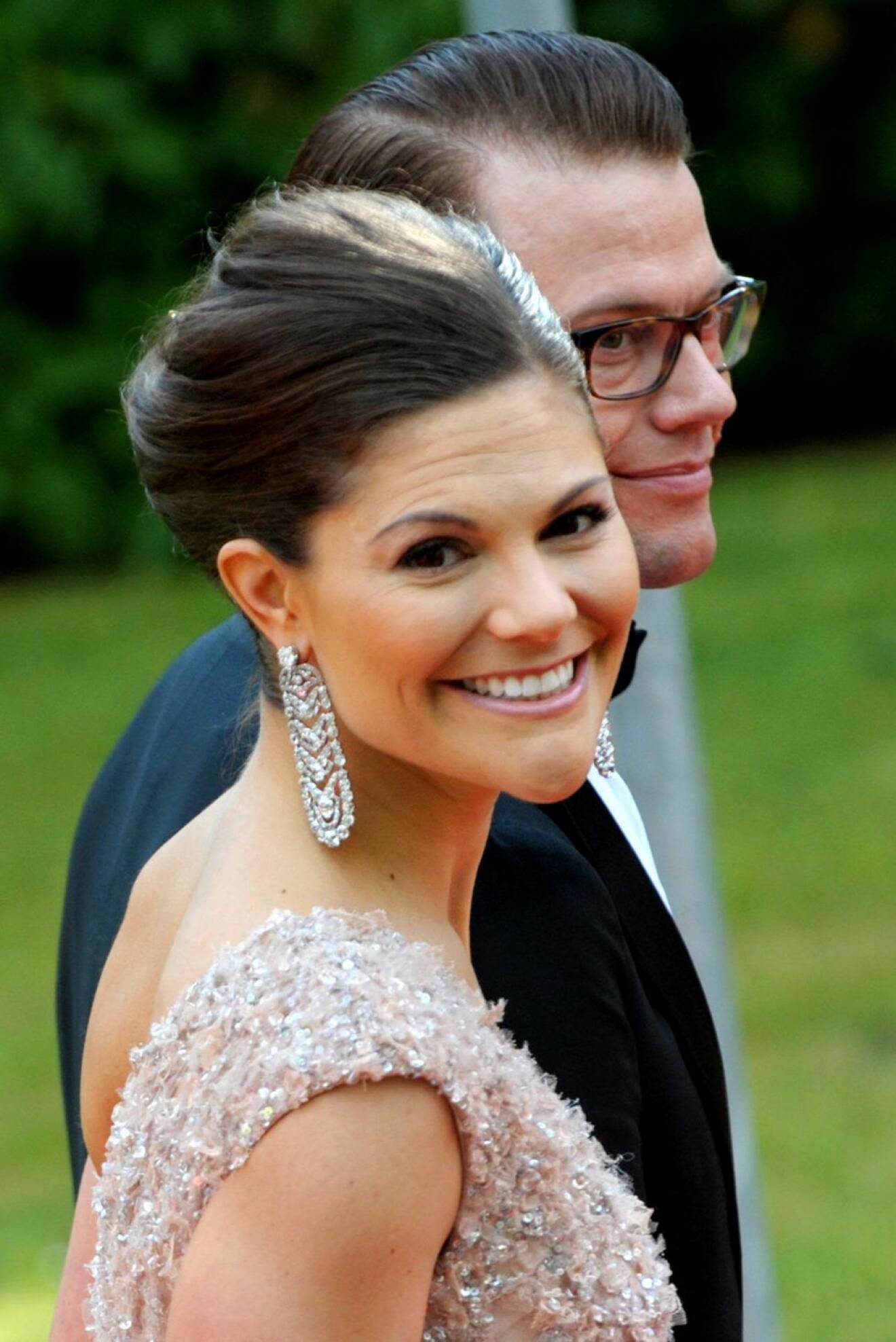 Crown Princess Victoria of Sweden (L) and her husband-to-be Daniel Westling (R) arrive at the goverment dinner held at the Eric Ericson Hall on Skeppsholmen, one of the islands of Stockholm, on the occasion of the wedding of Crown Princess Victoria of Sweden and Daniel Westling in Stockholm, Sweden, 18 June 2010. The royal wedding ceremony of Crown Princess Victoria of Sweden and Daniel Westling will take place on 19 June 2010. Photo: FRANK MAY (c) DPA / IBL Bildbyrå Regeringens middag Eric Ericson-hallen