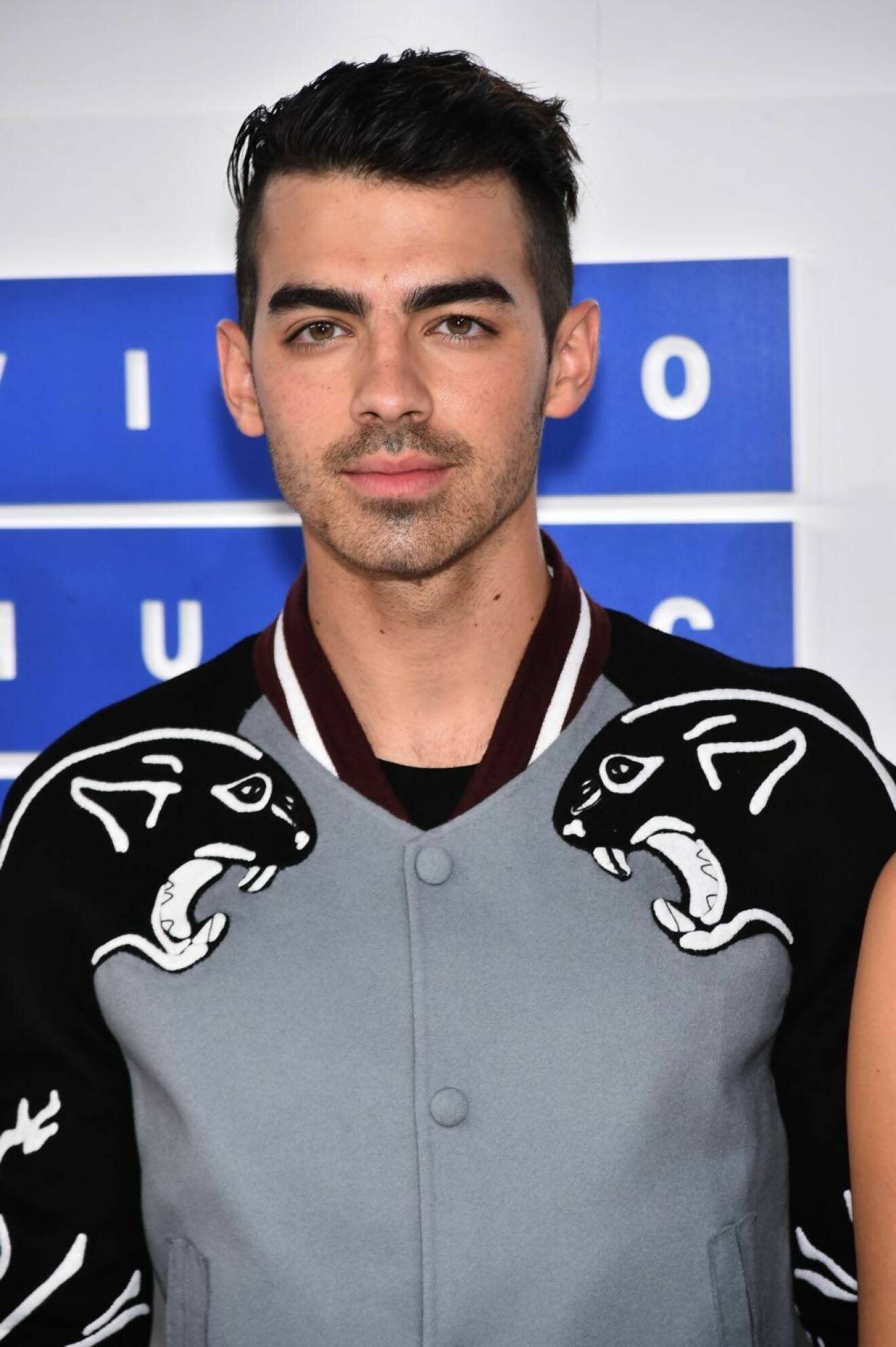 Joe Jonas at arrivals for 2016 MTV Video Music Awards VMAs - Arrivals 3, Madison Square Garden, New York, NY August 28, 2016. Photo By: Steven Ferdman/Everett Collection
