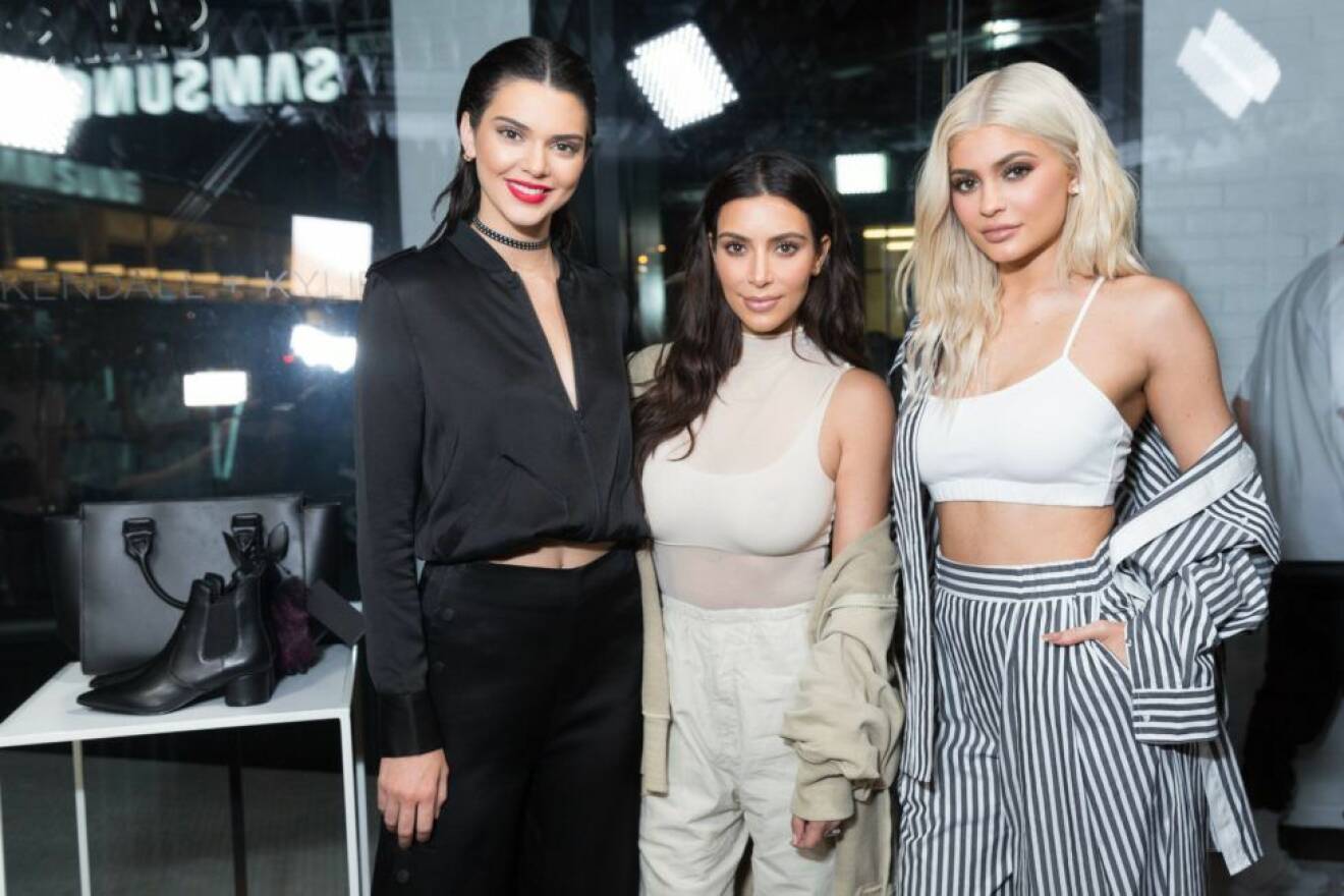 Kendall Jenner med systrarna Kim Kardashian och Kylie Jenner.