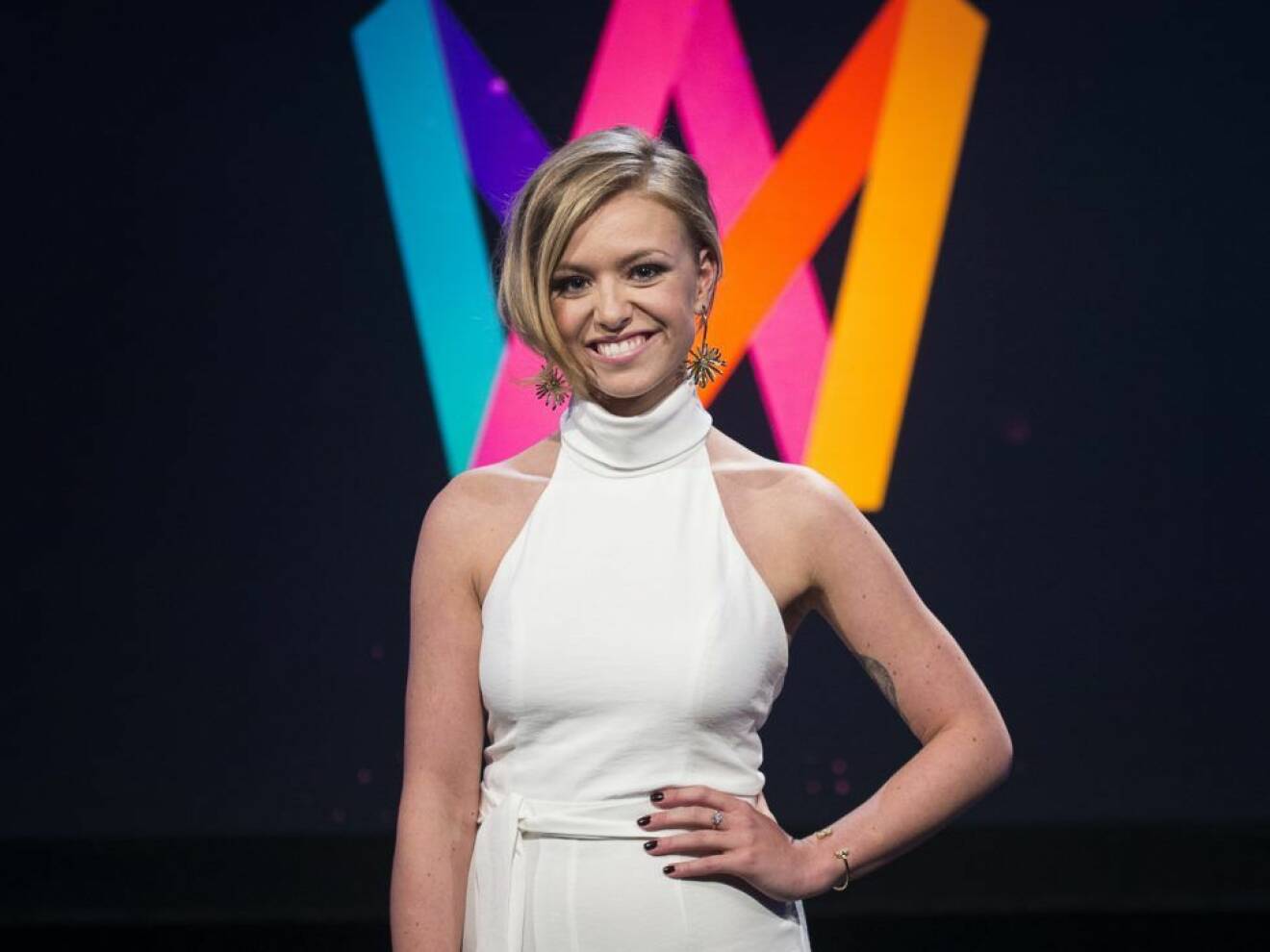Clara Henry, programledare för Melodifestivalen 2017, berättar att hon är "pansexuell". 