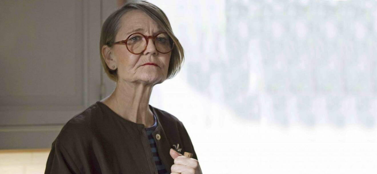 Ann Petréns i kort page och glasögon