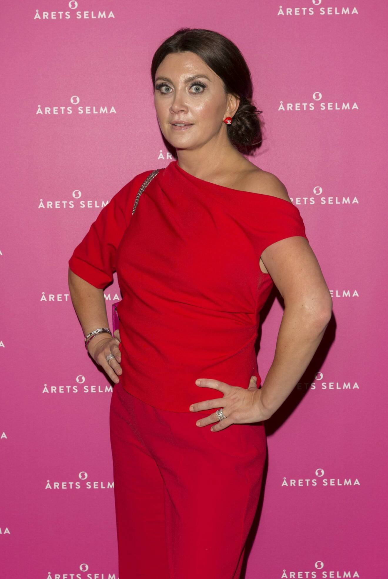 Camilla Läckberg i röd klänning