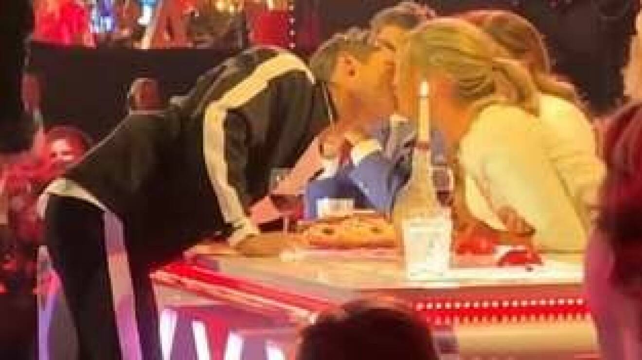 Samir Badran kysser Bianca Ingrosso i Talang