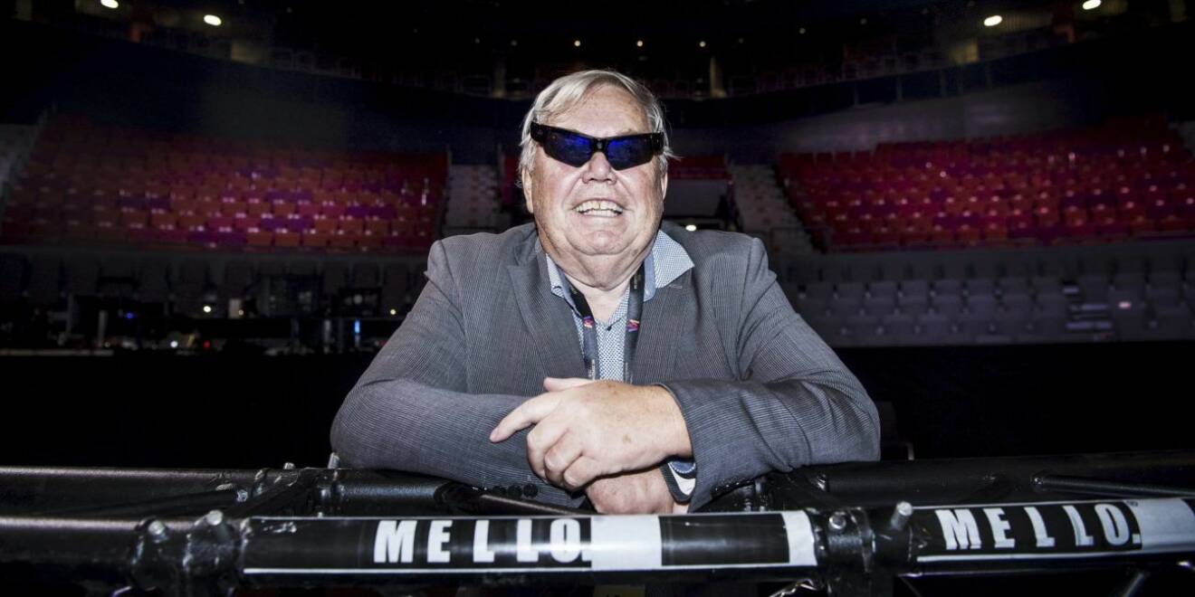Bert Karlsson i solglasögon under Melodifestivalen