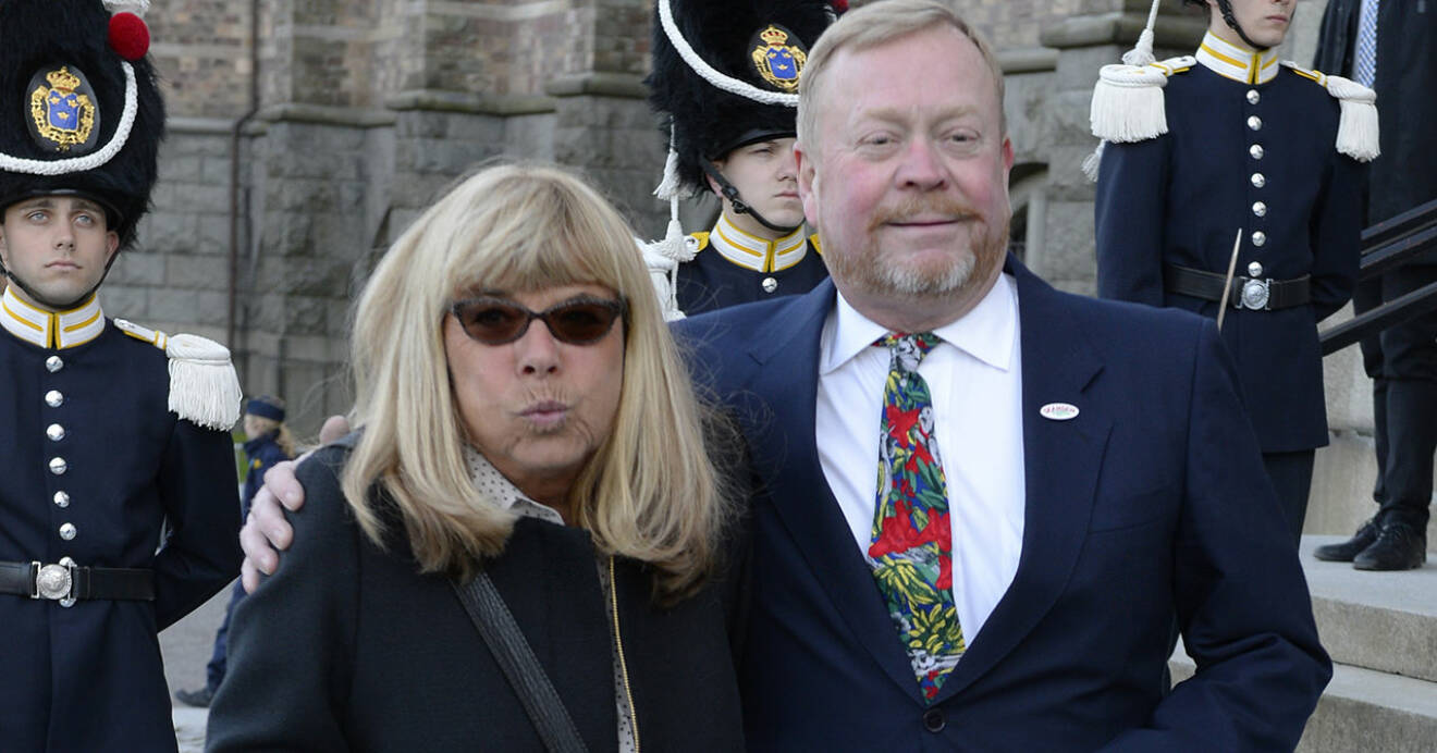 Jonas Wahlström och fru Christina Ollén Wahlström anländer till fredagens konsert på Nordiska museet i Stockholm arrangerad av Kungliga Operan och Stockholms Konserthus med anledning av kung Carl Gustafs 70-årsdag 2016.
