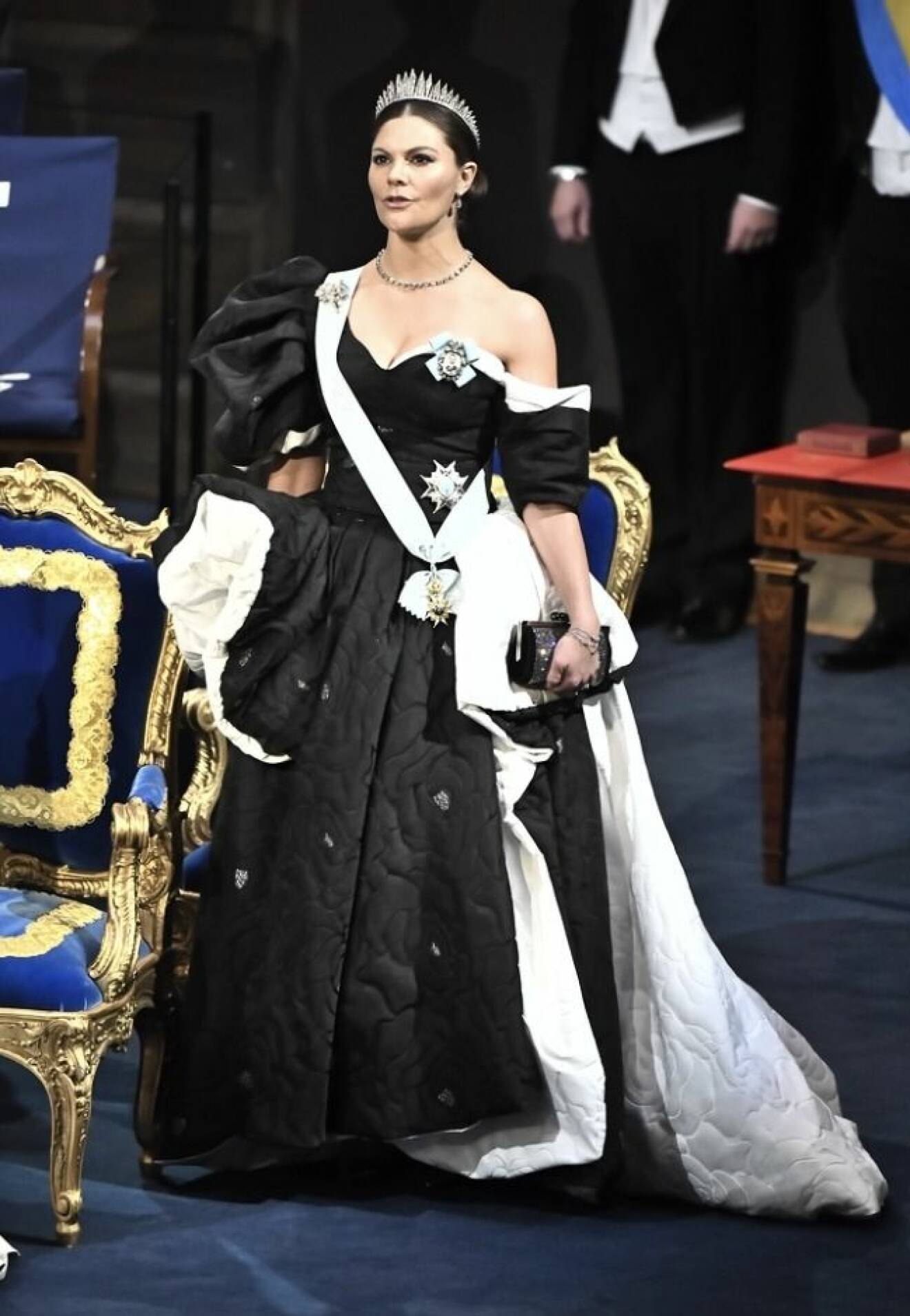 Kronprinsessan i svart och vit klänning
