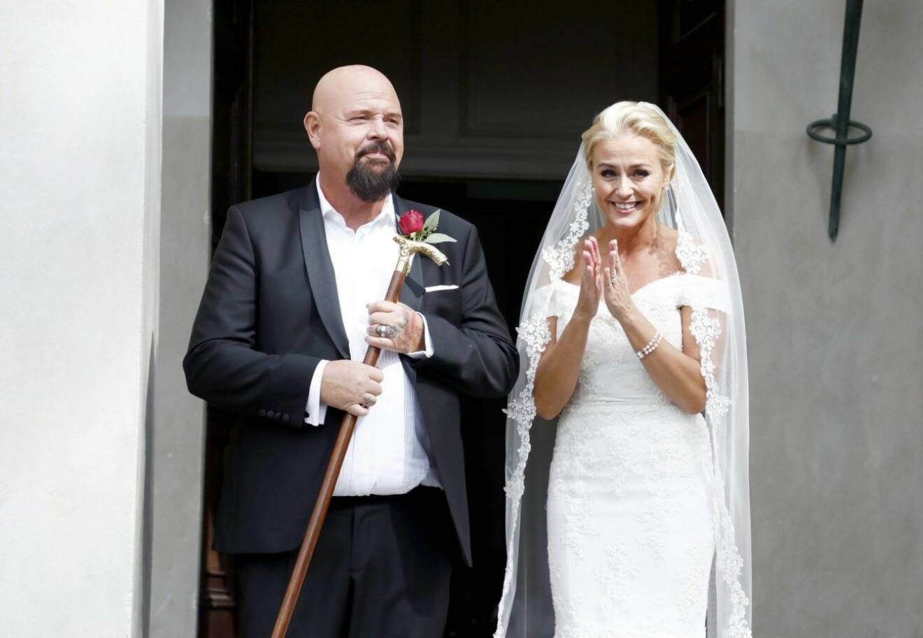 Anders Bagge och Johanna Lind gifte sig framför tv-kameror 2018.