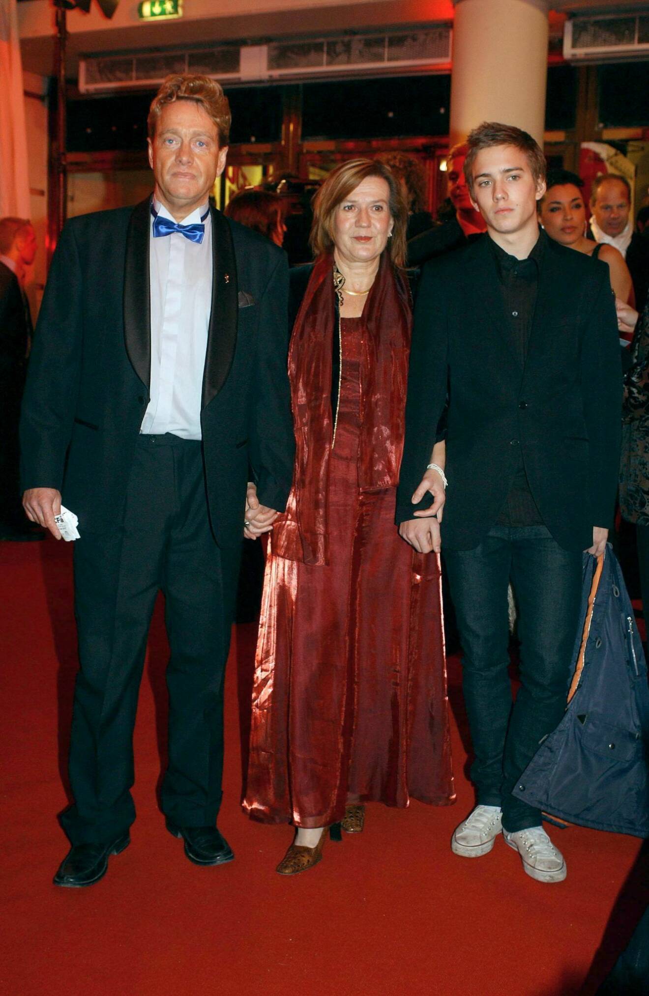 Björn Ranelid tillsammans med Margareta och sonen August.