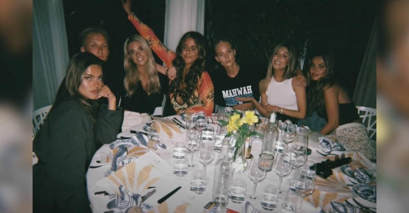 Bianca Ingrosso med vänner festar i Båstad