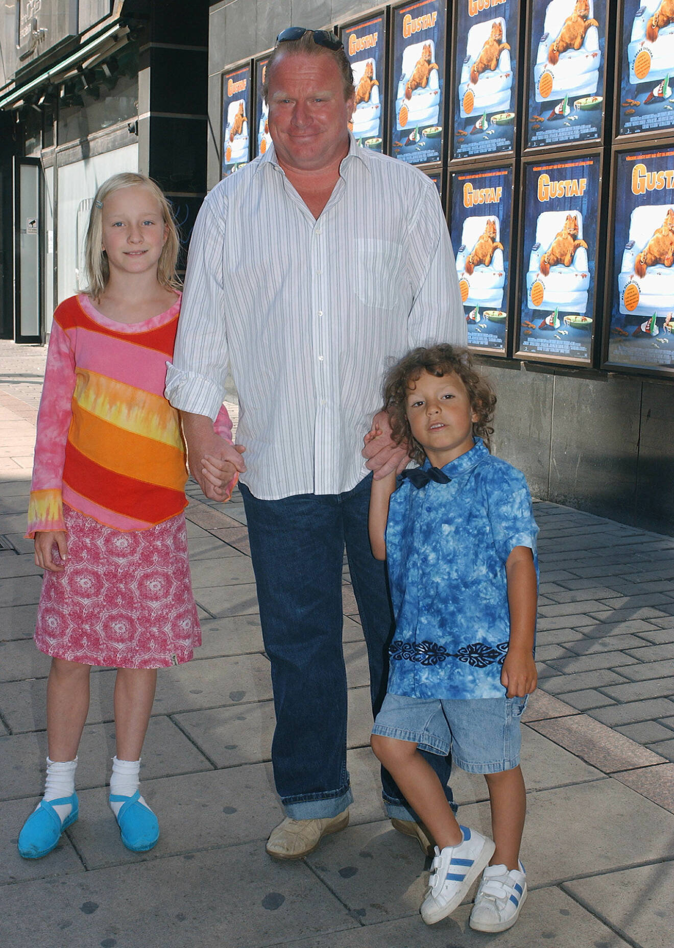 Claes Malmberg med barnen Amanda och Nelson 2004.
