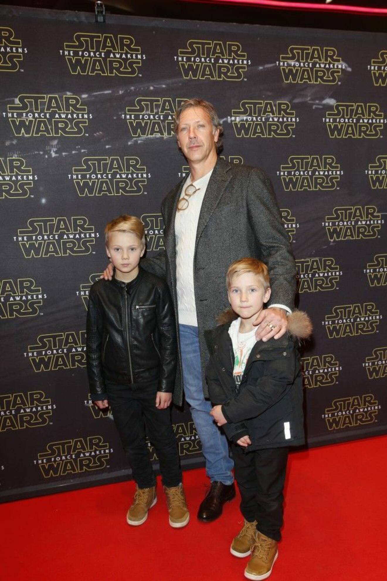 Star Wars Mikael Persbrandt med sönerna Igor och Lo