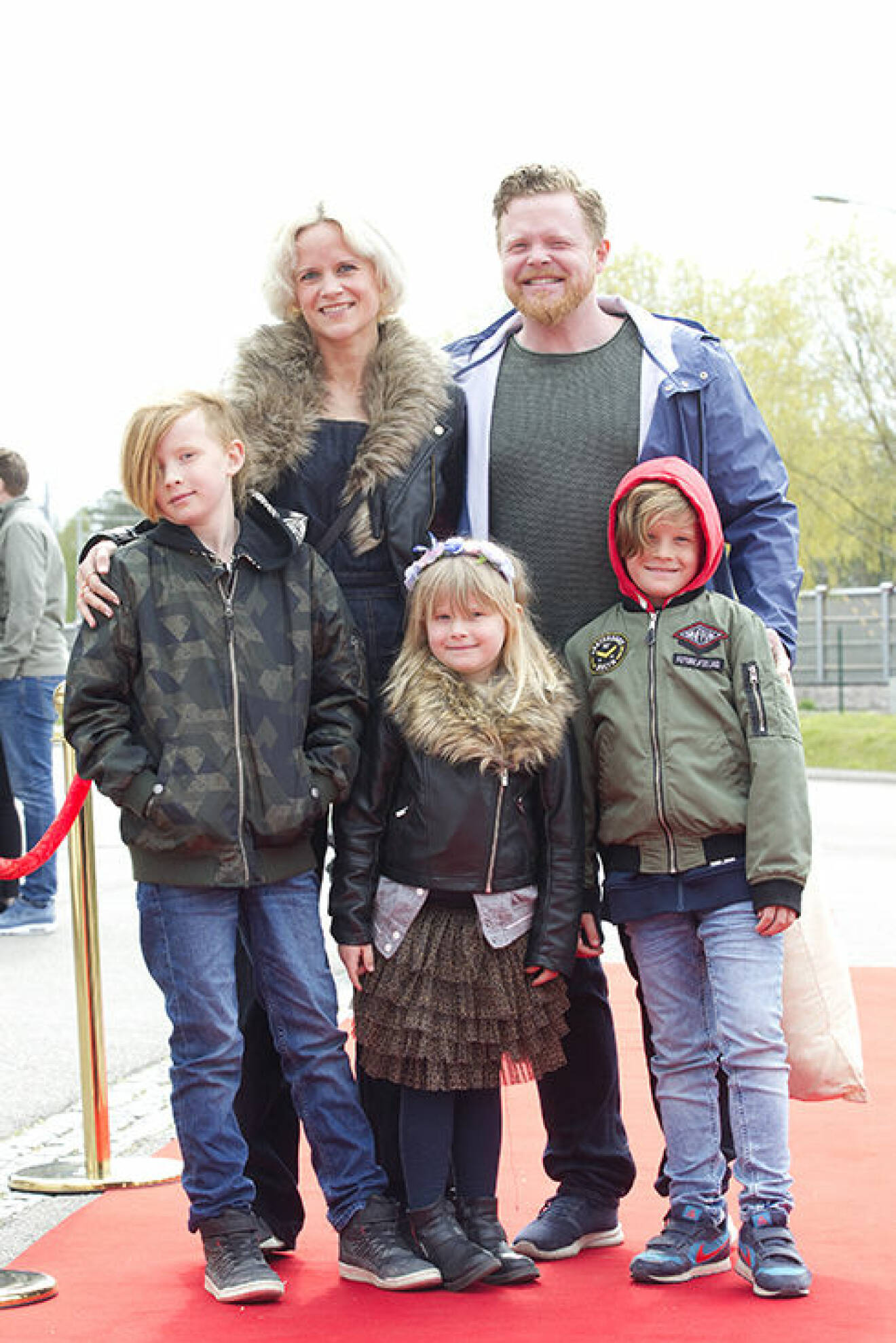 Daniel Lindström med sin fru och barn