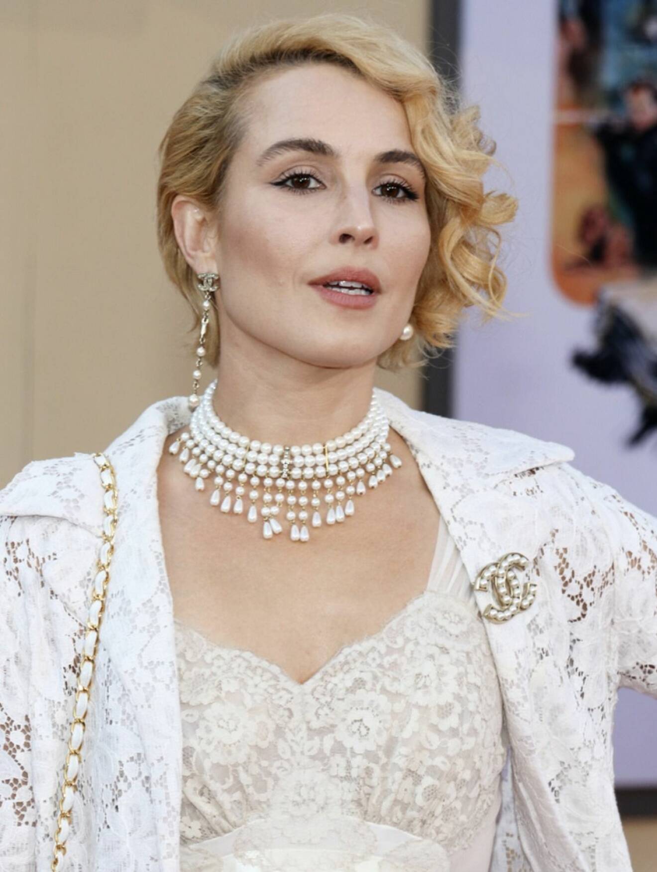 Noomi Rapace blond
