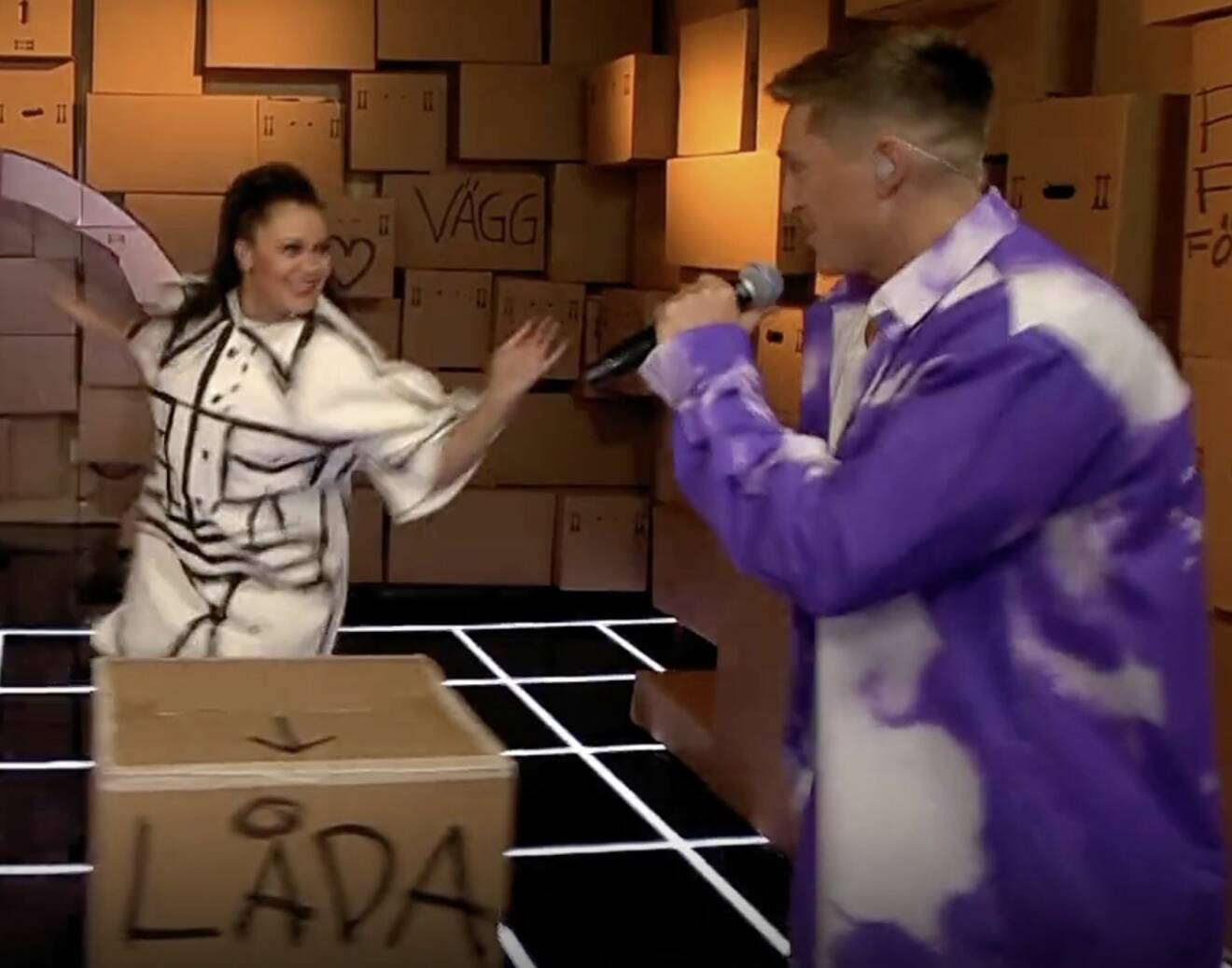 Danny Saucedo uppträder med Dandi Dansa i Melodifestivalen 2021