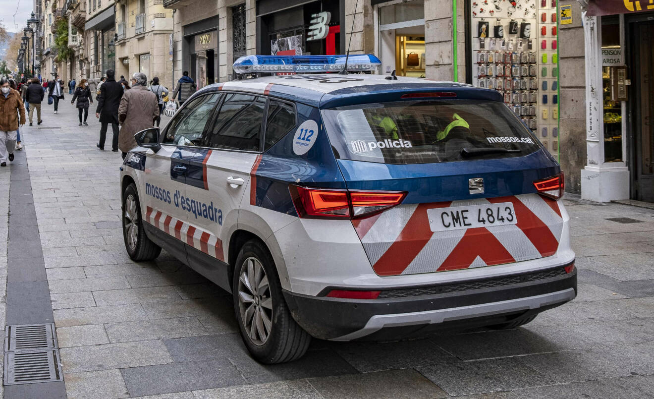 En polisbil i Barcelona.