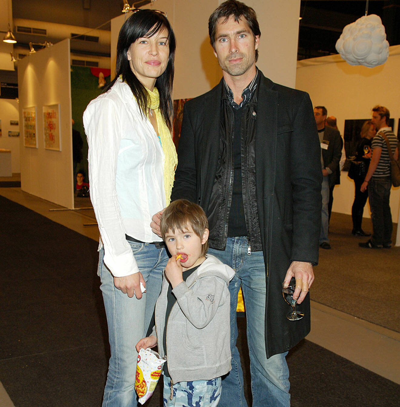 Malte Gårdinger med föräldrarna Pontus och Karin 2005.