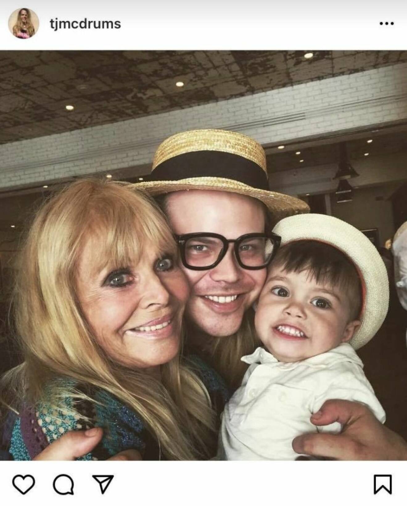 TJ Mcdonnell på Instagram med mamma Britt Ekland