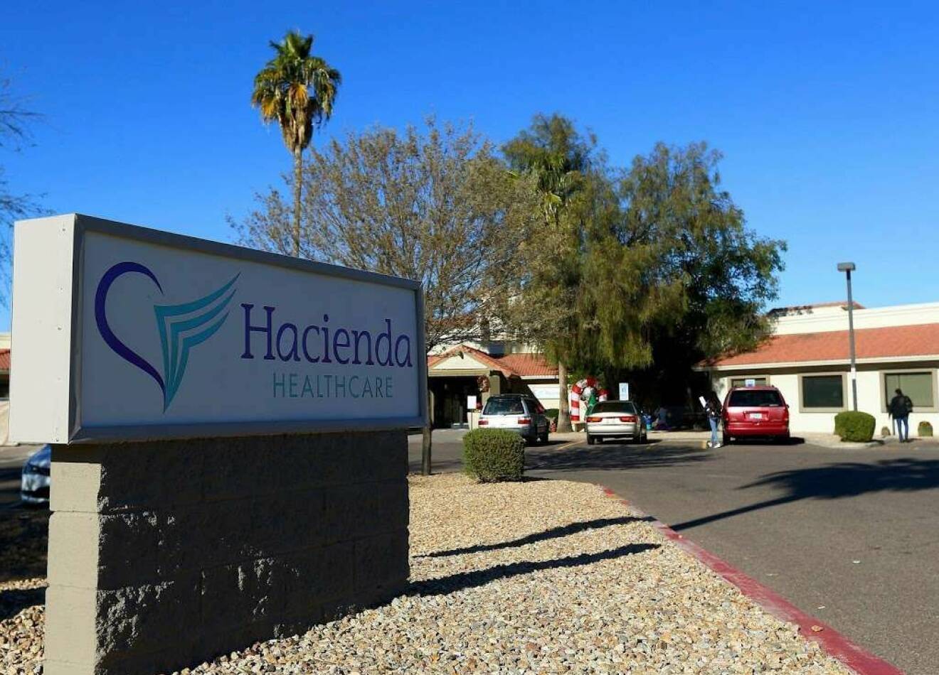 På sjukhemmet Hacienda Health Care arbetade Sutherland från 2011.