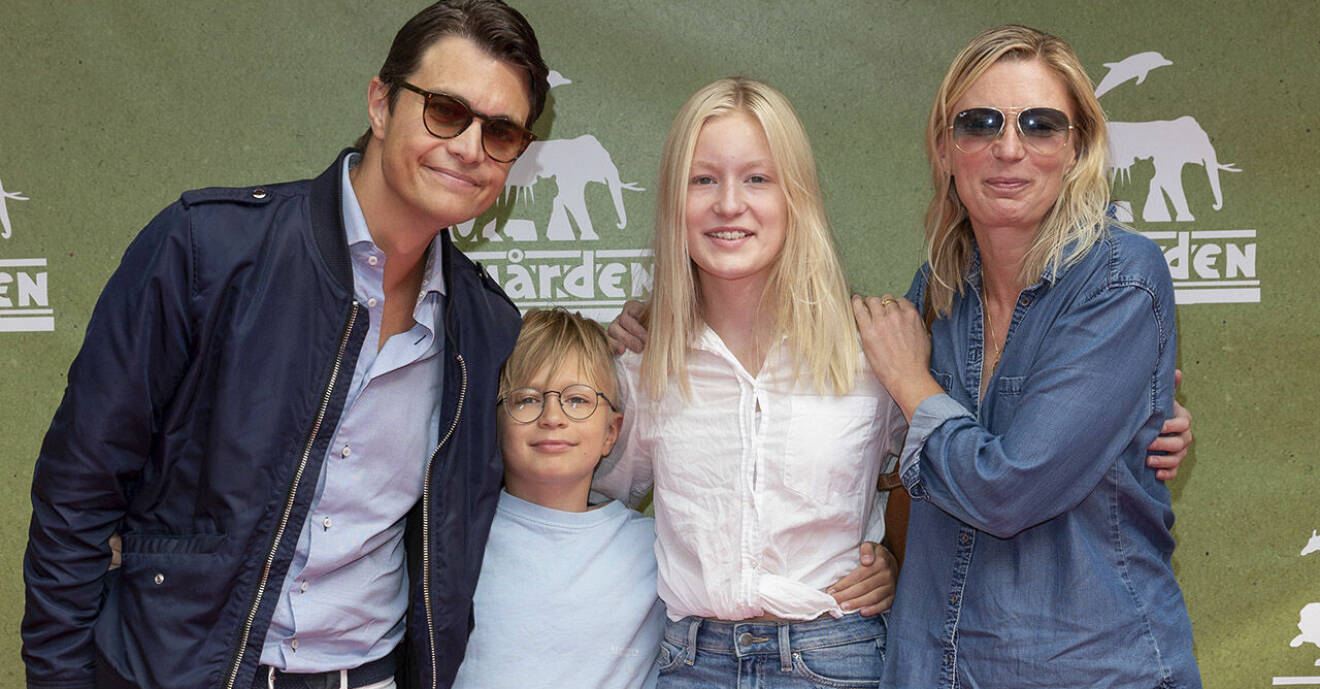 Messiah Hallberg med sambon Christina Nordhager och barnen Nils och Louise på Kolmården i augusti 2021