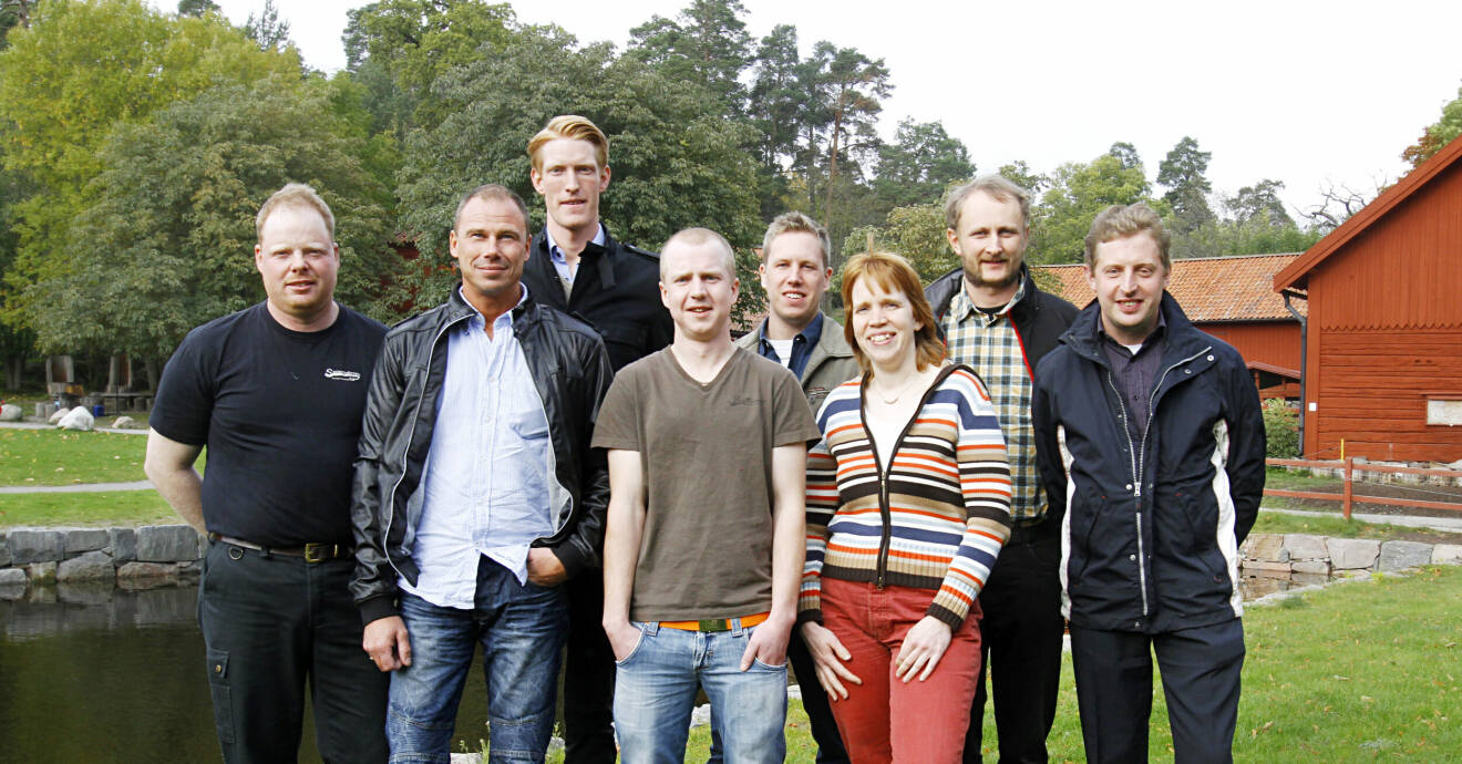 Alla deltagare i säsong 5 av Bonde söker fru 2010. Ann-Katrin Andersson, Daniel Carlsson, Johan Ivarsson, Ivar Pettersson, Magnus Gustaphsson, Tomas Samuelsson och Jonas Andersson.